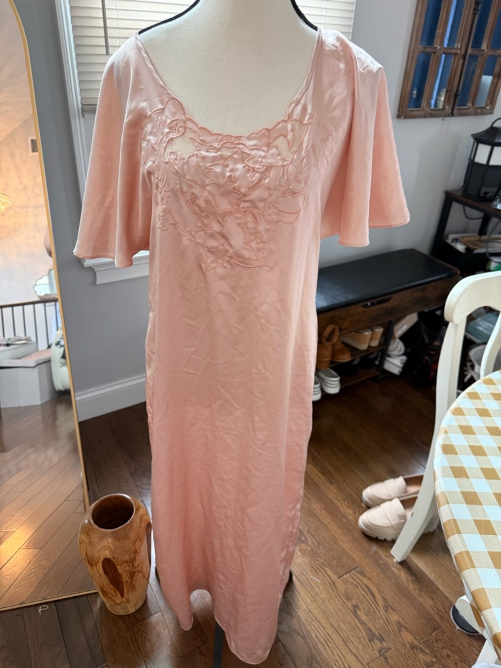 Vintage Natori Blush Pink Satin Nightdress with Embroidered Front Size medium